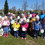 Hoppel, hoppel 1, 2, 3, legt er in jedes Nest ein Ei